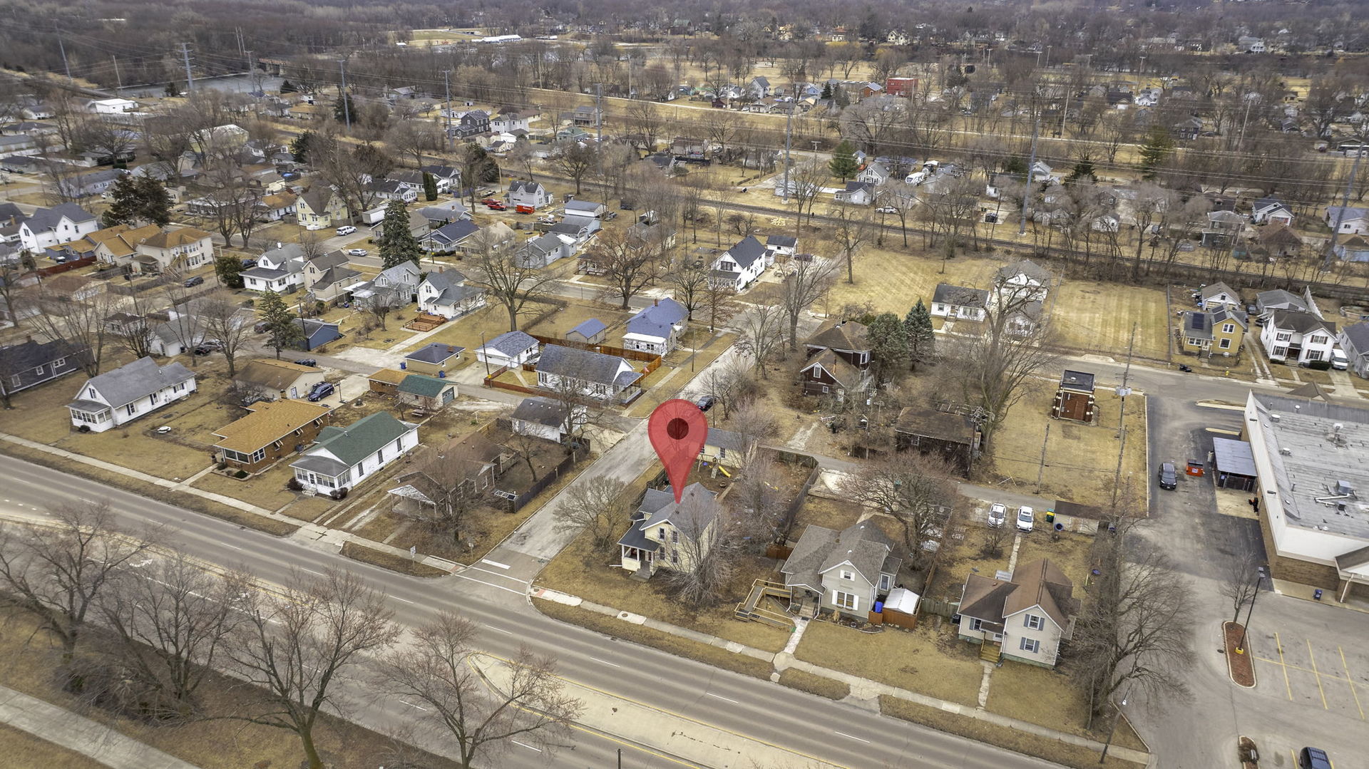 565 E Norris Drive, Ottawa, IL 61350