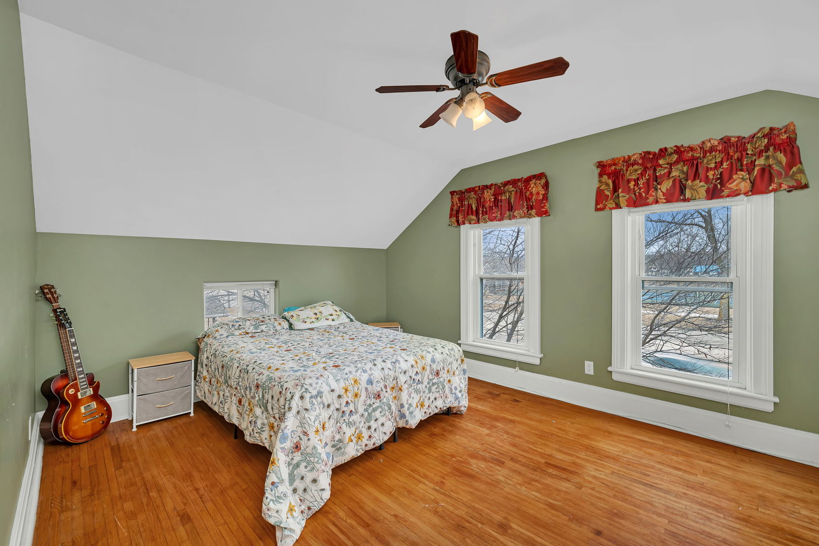 565 E Norris Drive, Ottawa, IL 61350
