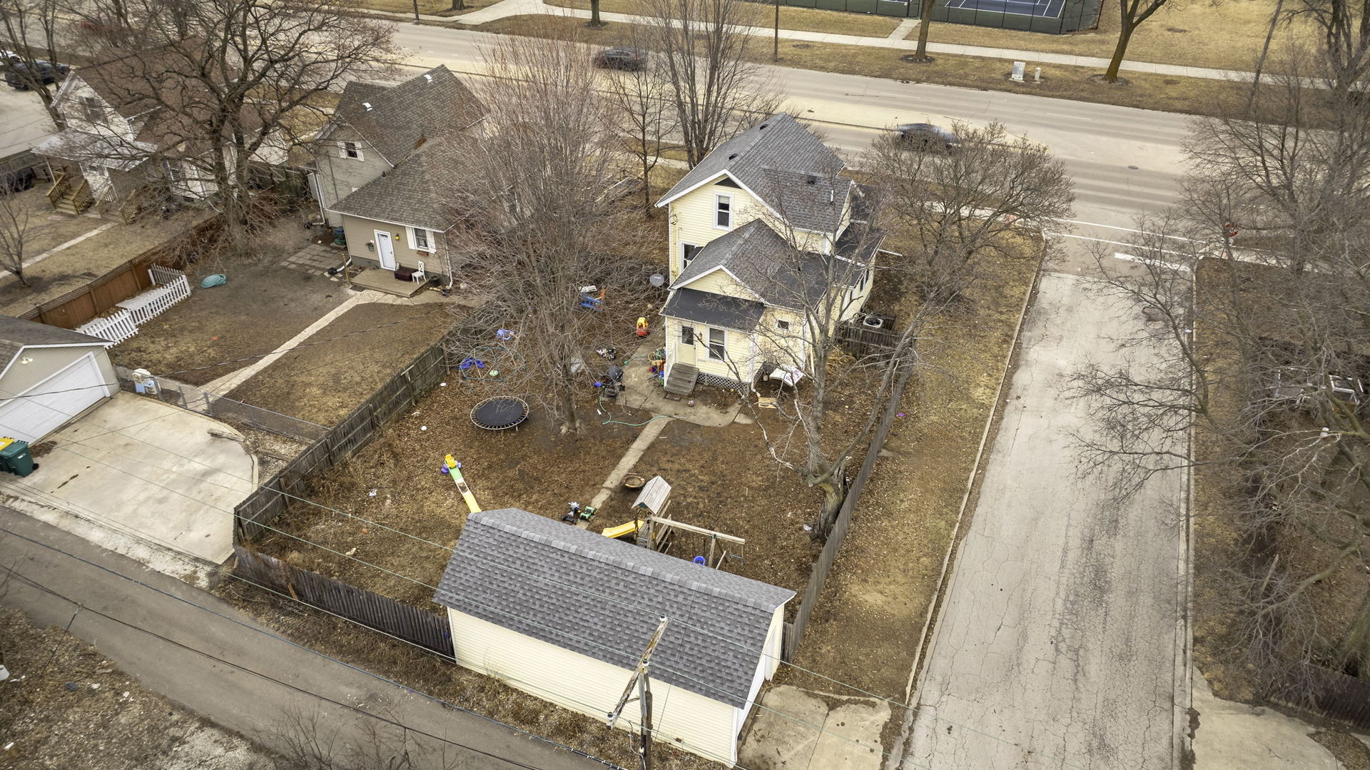 565 E Norris Drive, Ottawa, IL 61350