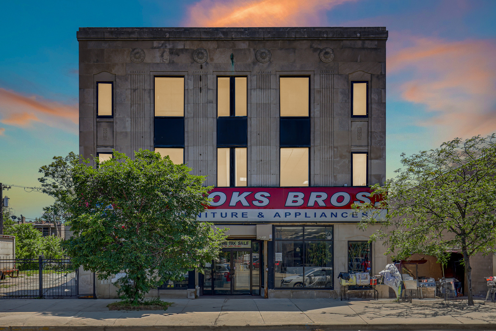 4231 W Madison Street, Chicago, IL 60624