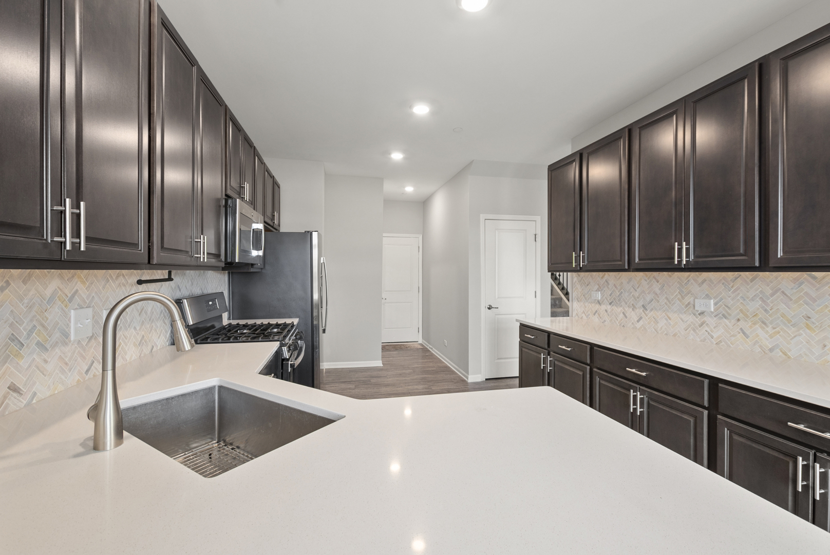 2045 Stuttle Road, Batavia, IL 60510