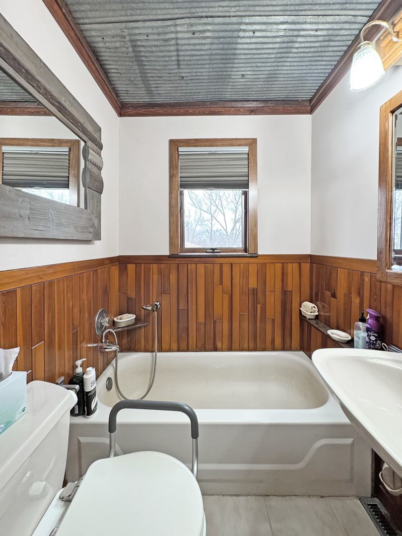 1765 Glenwood Dyer Road, Lynwood, IL 60411