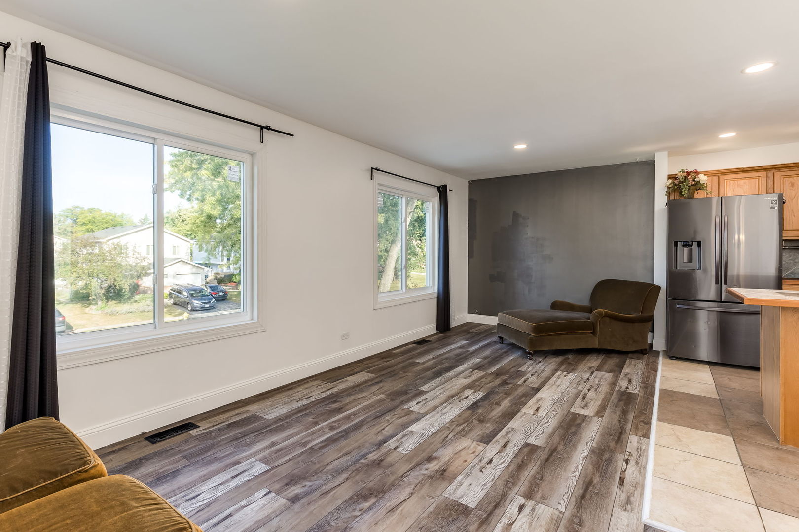 214 Far Hills Drive, Bolingbrook, IL 60440