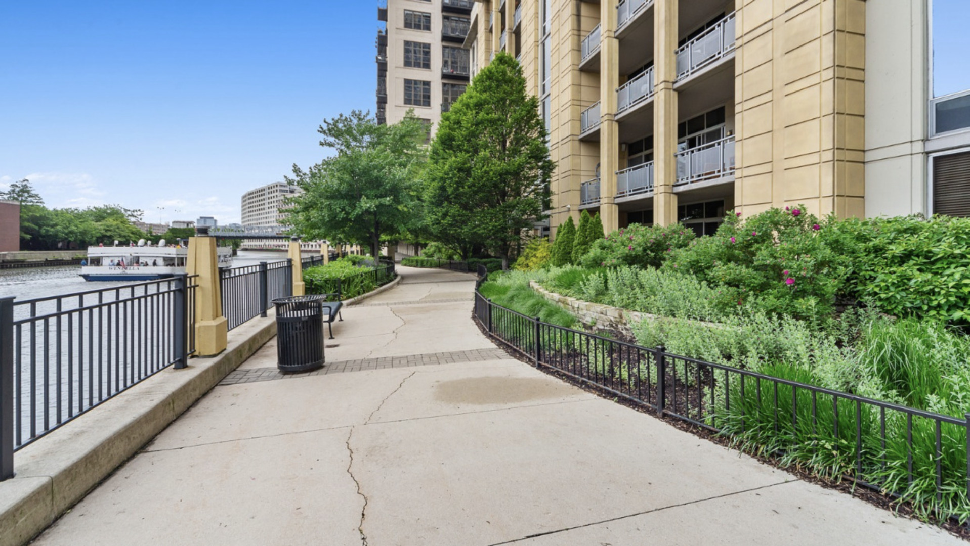 700 N Larrabee Street #1003, Chicago, IL 60654