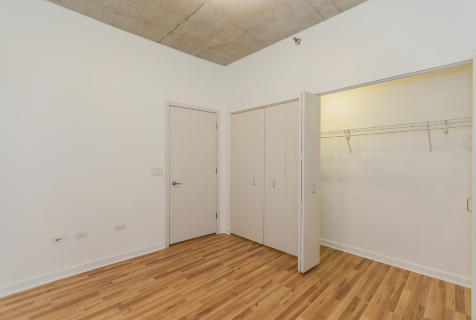 700 N Larrabee Street #1003, Chicago, IL 60654