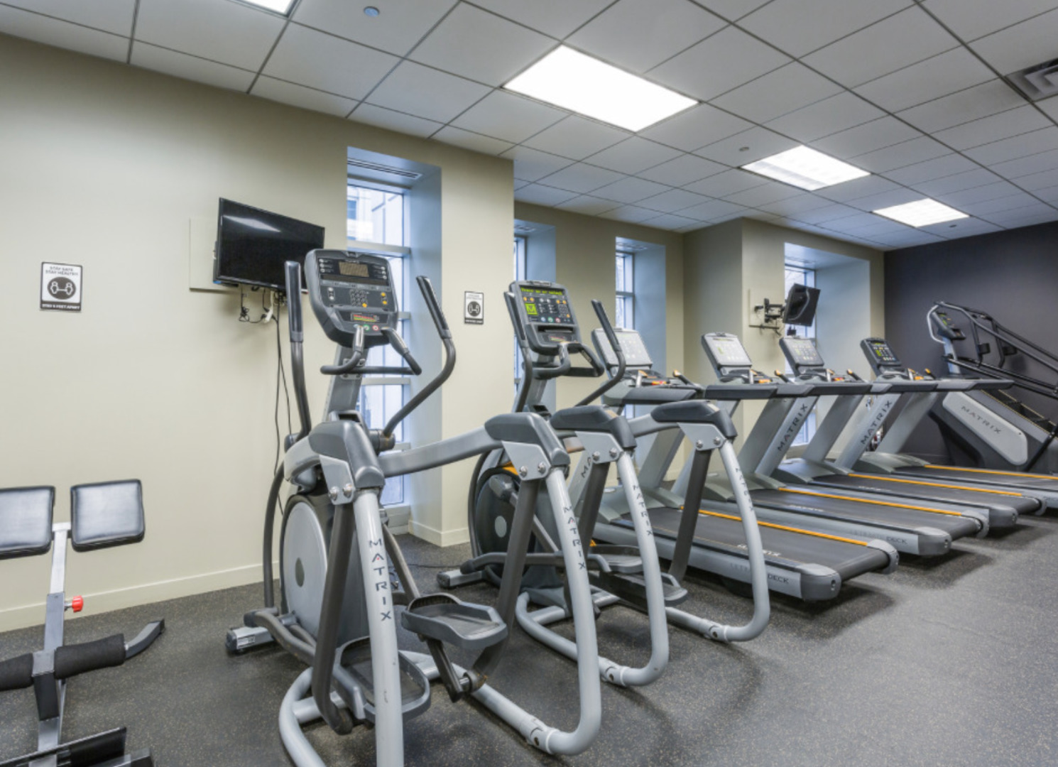 700 N Larrabee Street #1003, Chicago, IL 60654