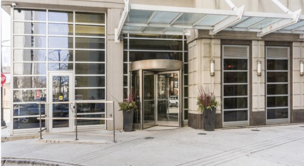 700 N Larrabee Street #1003, Chicago, IL 60654