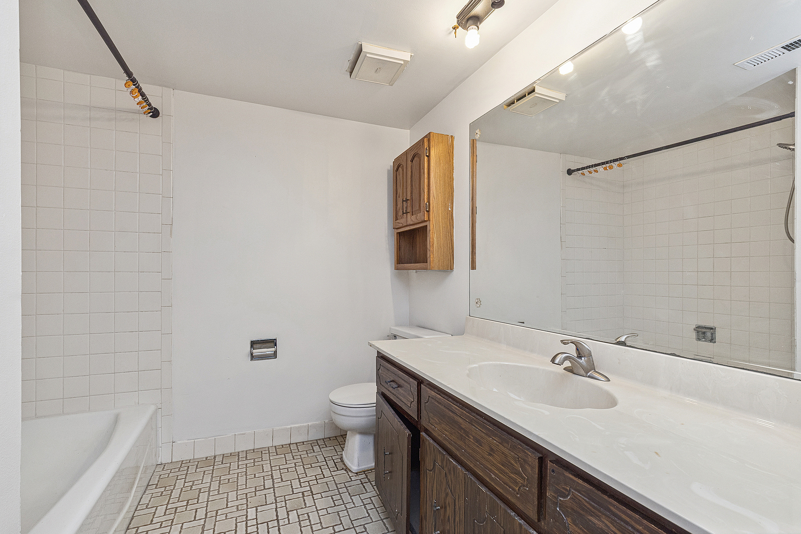 13651 Lamon Avenue #B12, Crestwood, IL 60418