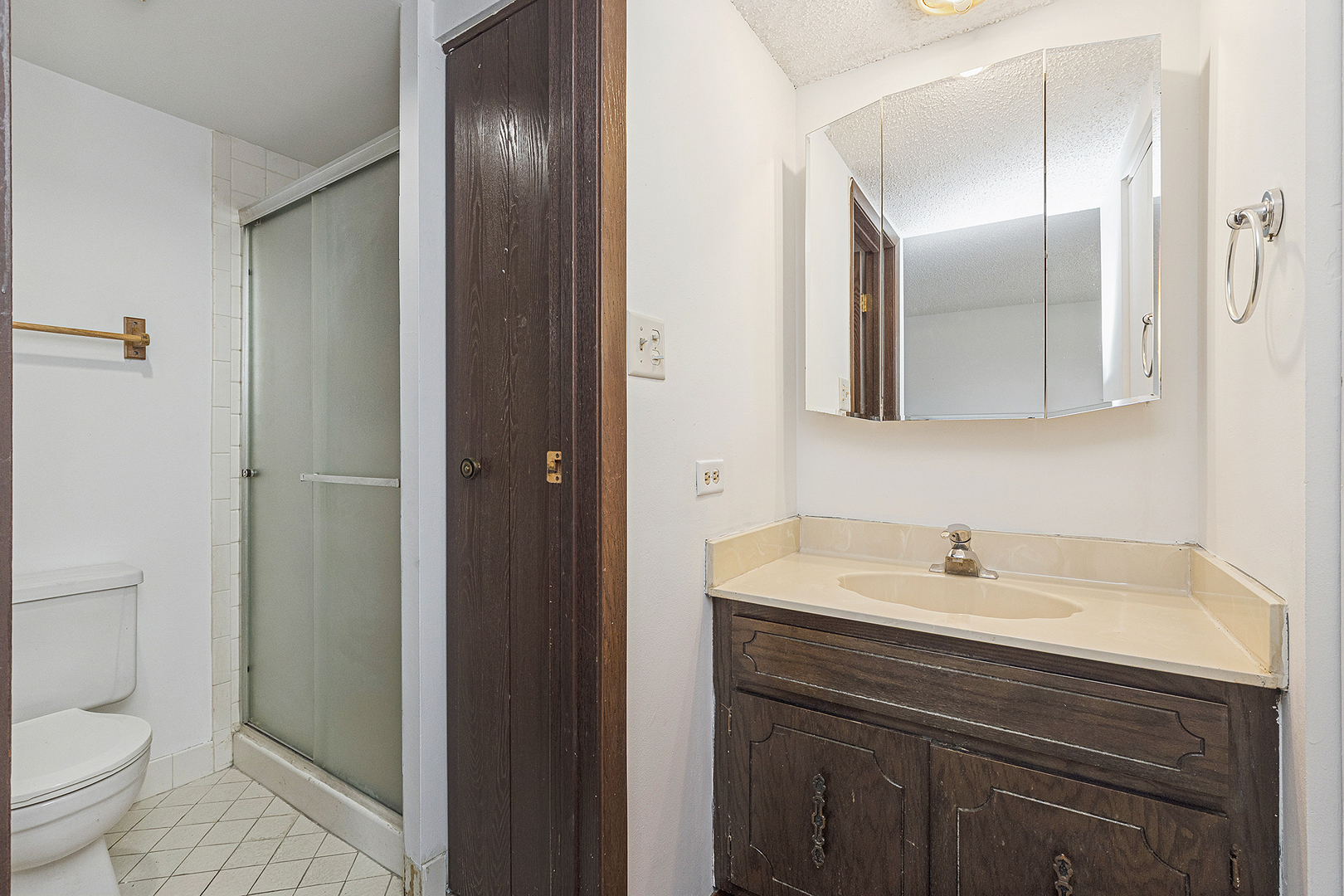 13651 Lamon Avenue #B12, Crestwood, IL 60418