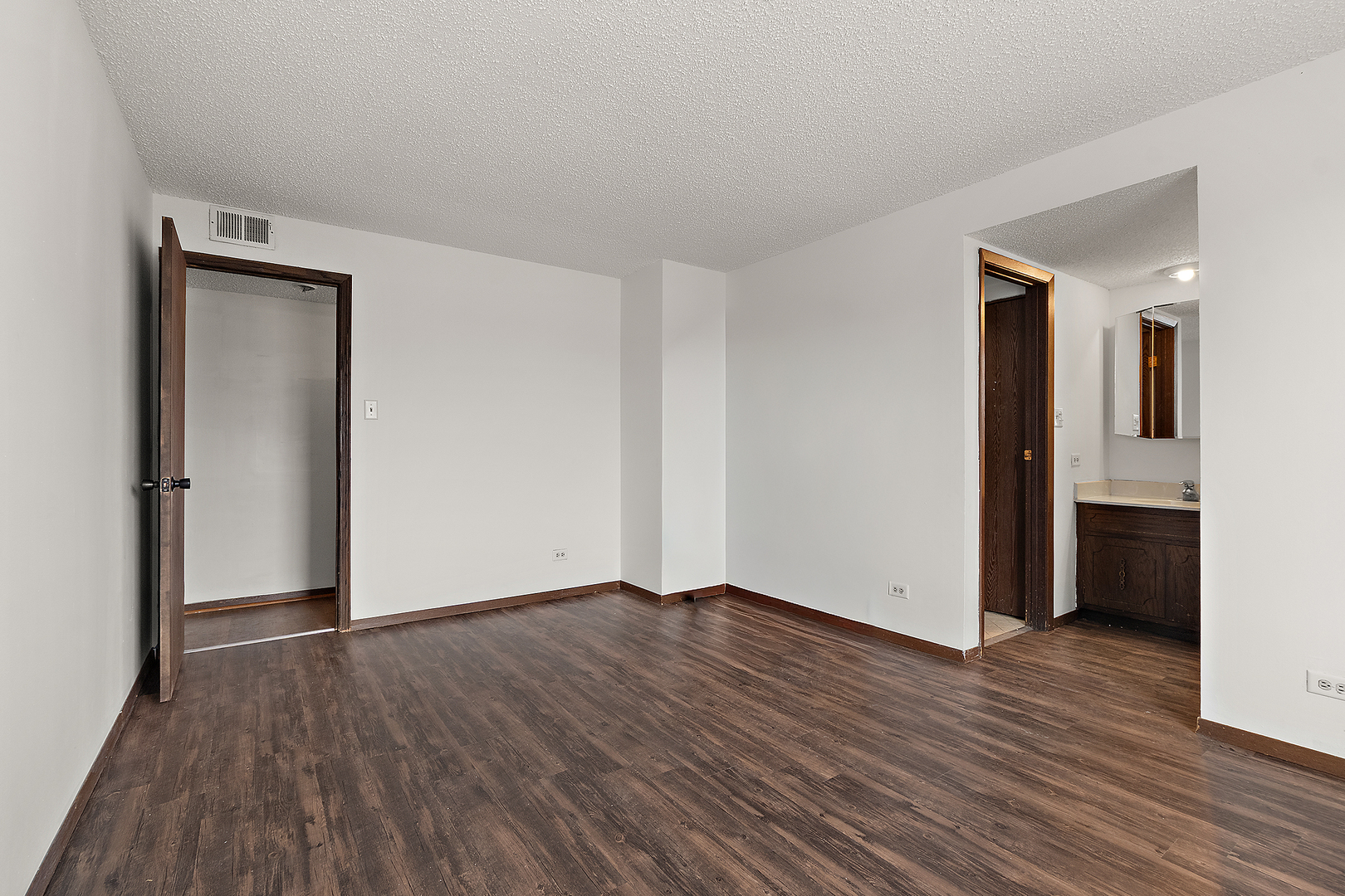 13651 Lamon Avenue #B12, Crestwood, IL 60418