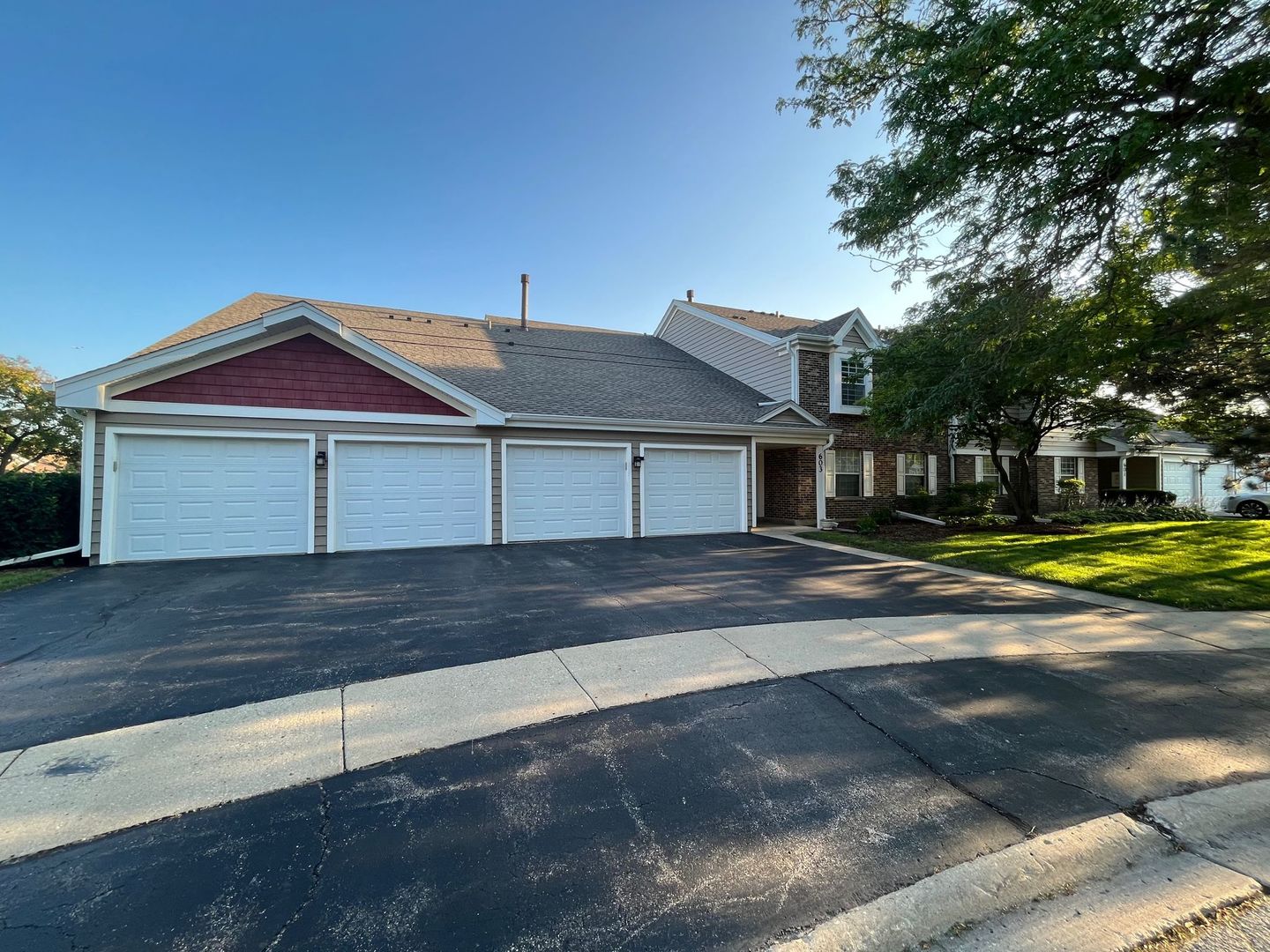 603 Stone Circle Court #V2, Schaumburg, IL 60194