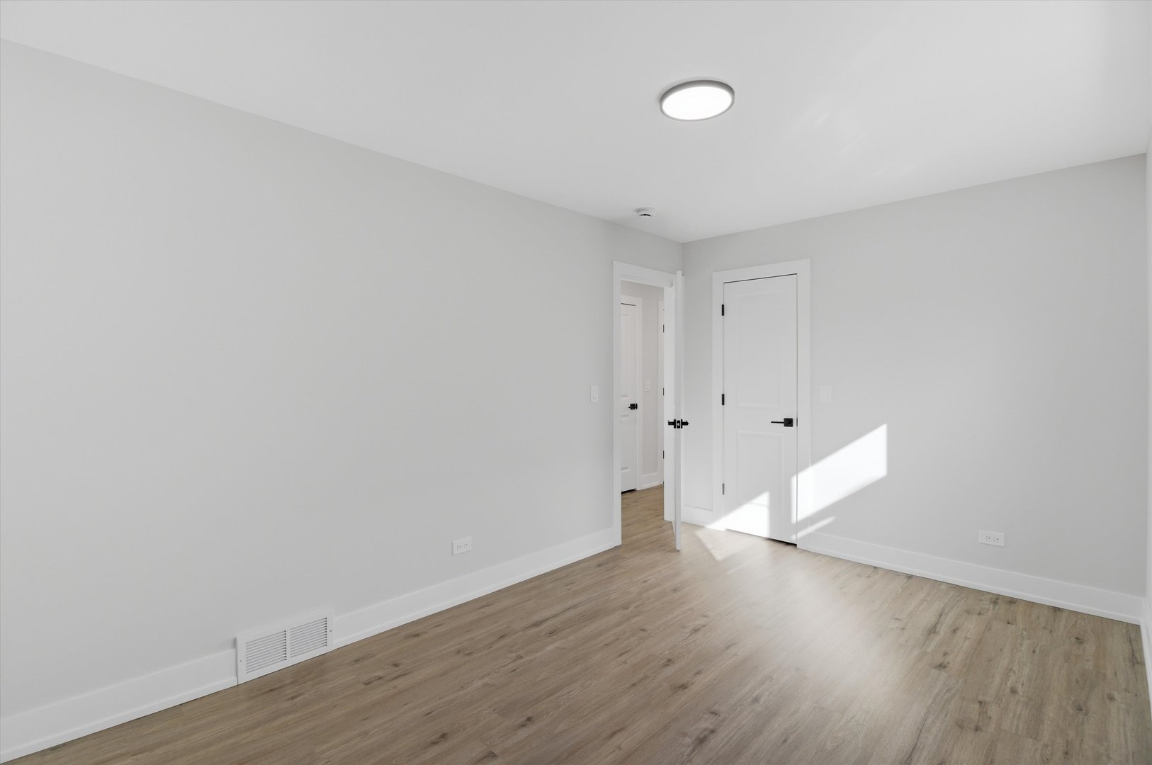 6721 W 63rd Street, Chicago, IL 60638