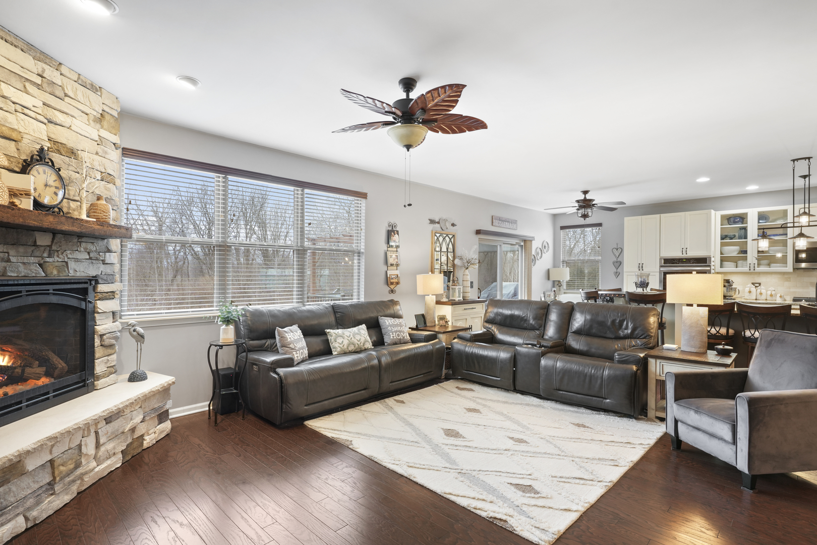 2165 Walnut Glen Boulevard, Island Lake, IL 60042