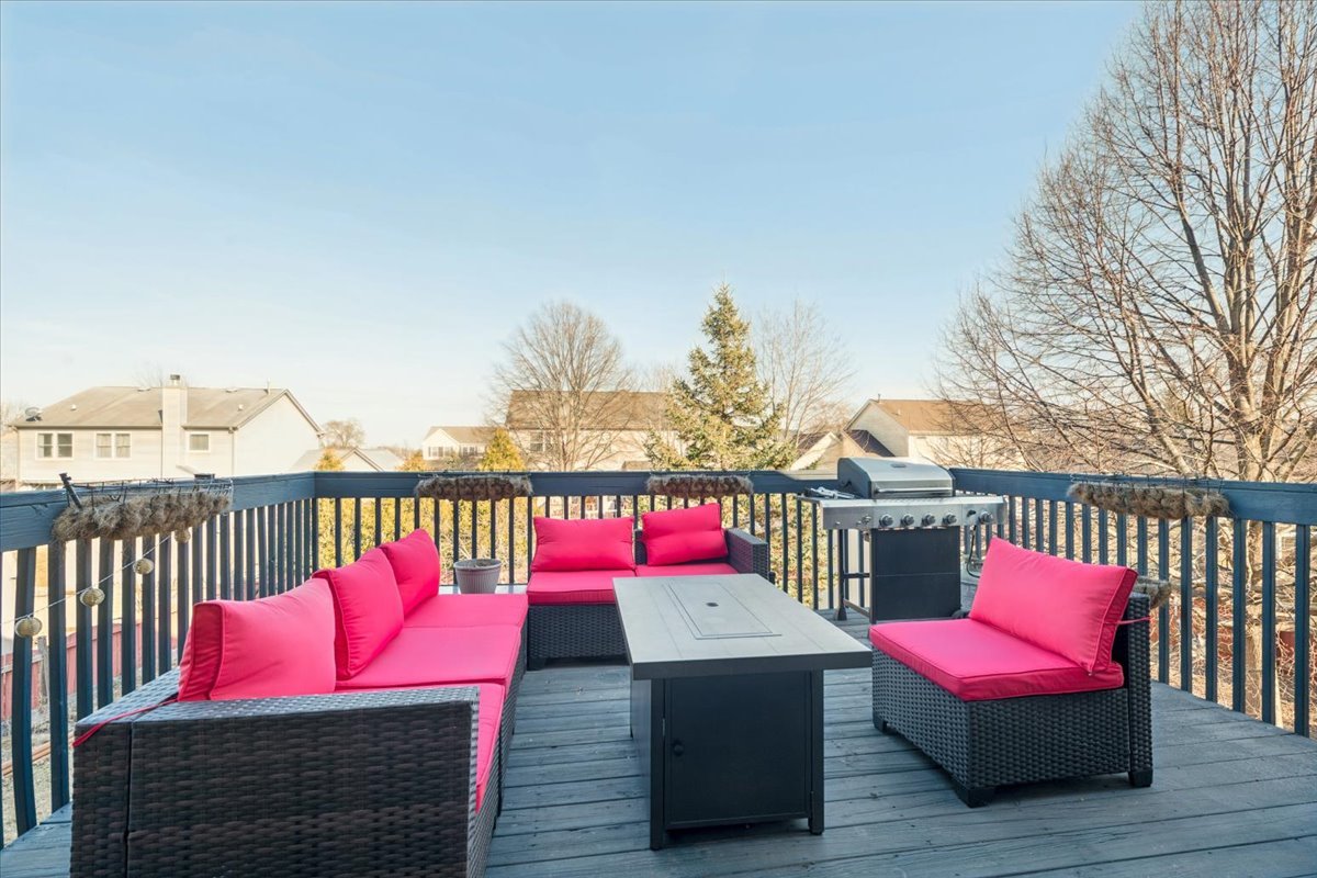 821 Red Barn Lane, Elgin, IL 60124