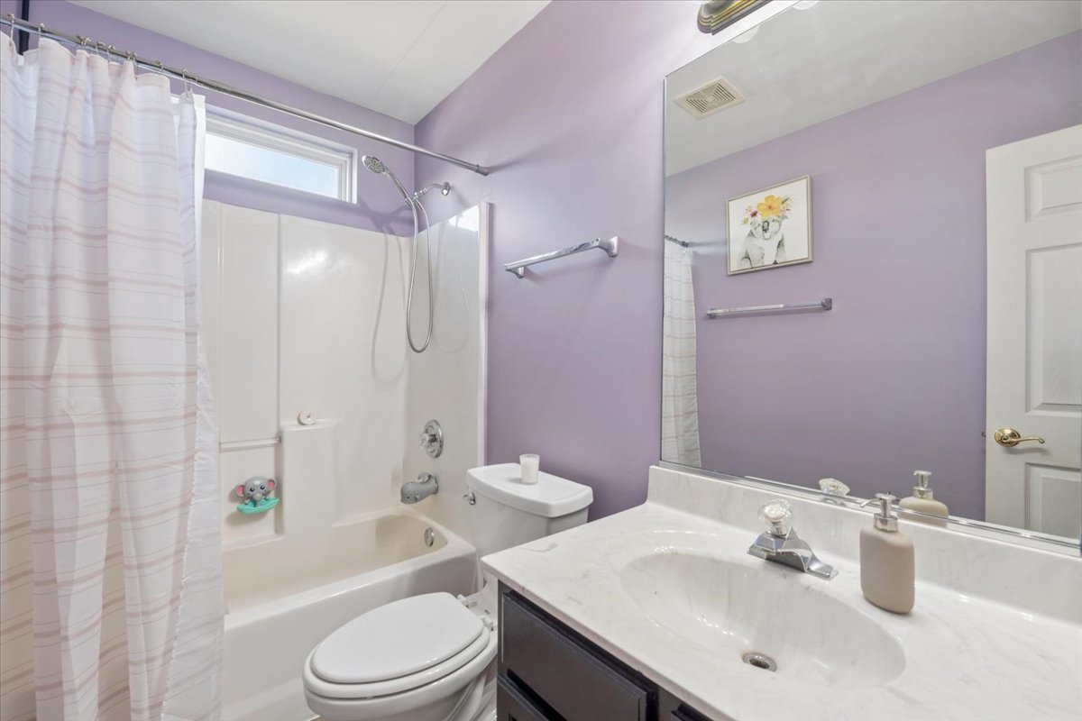 821 Red Barn Lane, Elgin, IL 60124