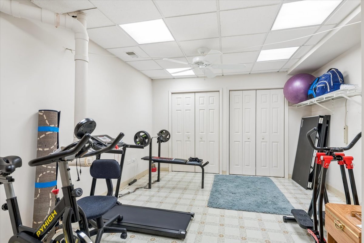 821 Red Barn Lane, Elgin, IL 60124