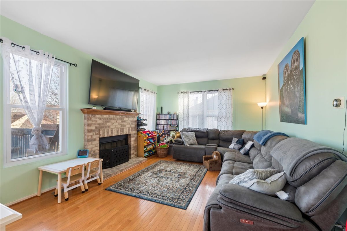 821 Red Barn Lane, Elgin, IL 60124