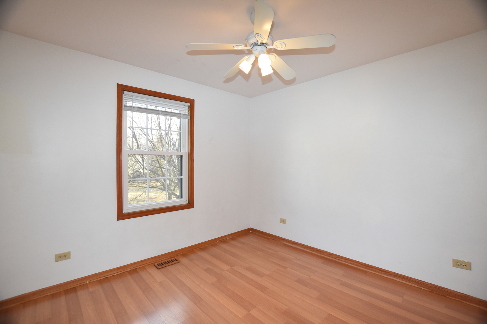 4475 Olmstead Drive, Hoffman Estates, IL 60192