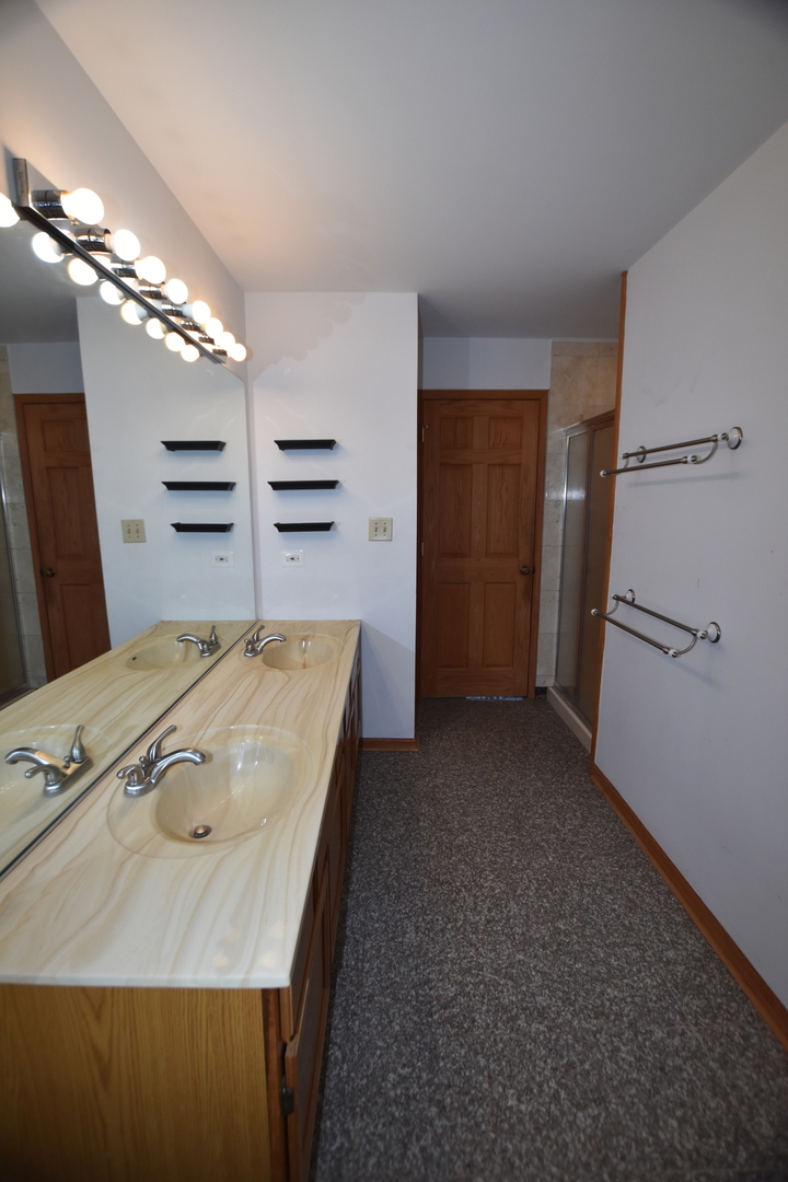 4475 Olmstead Drive, Hoffman Estates, IL 60192