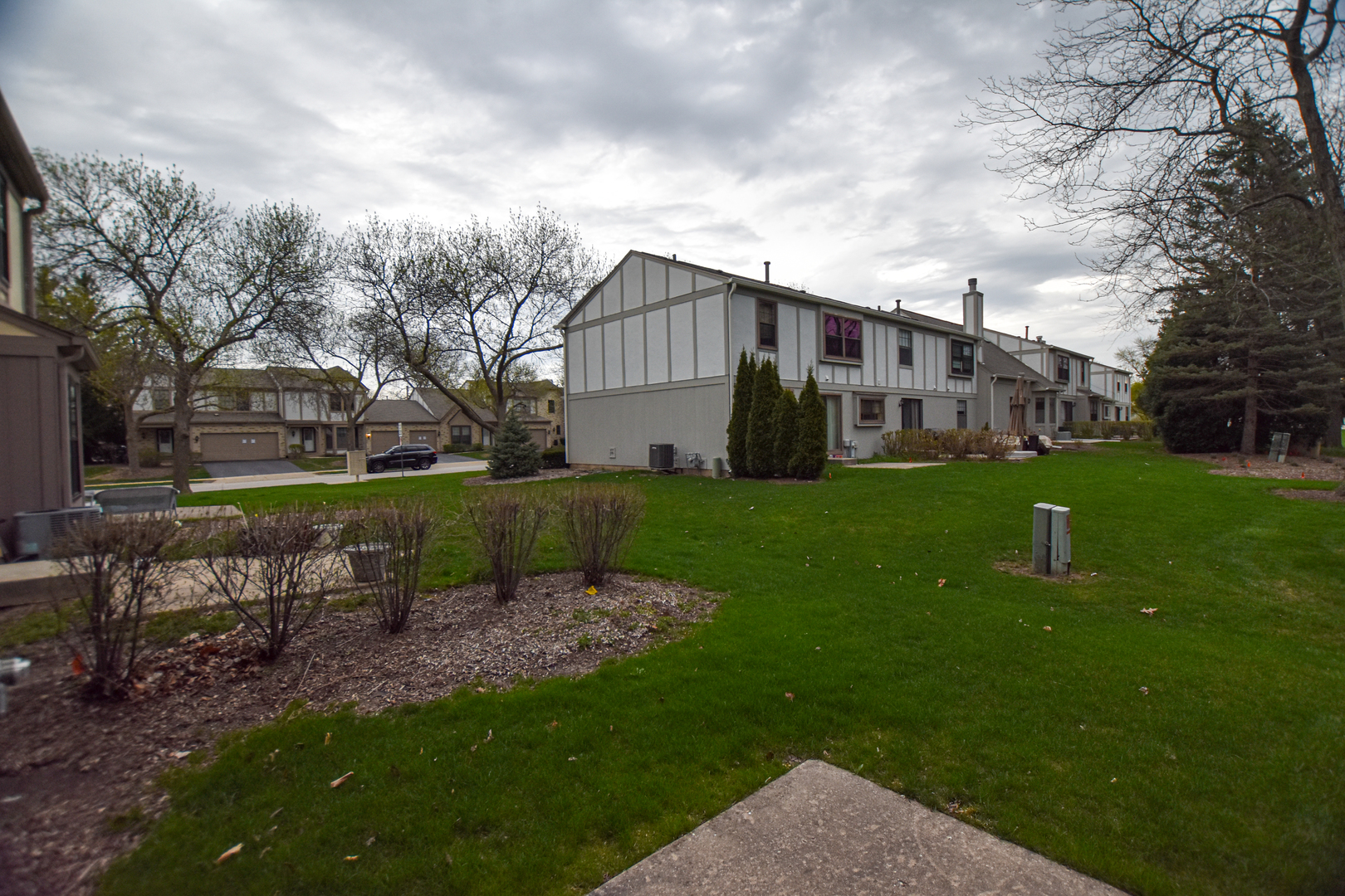 4475 Olmstead Drive, Hoffman Estates, IL 60192