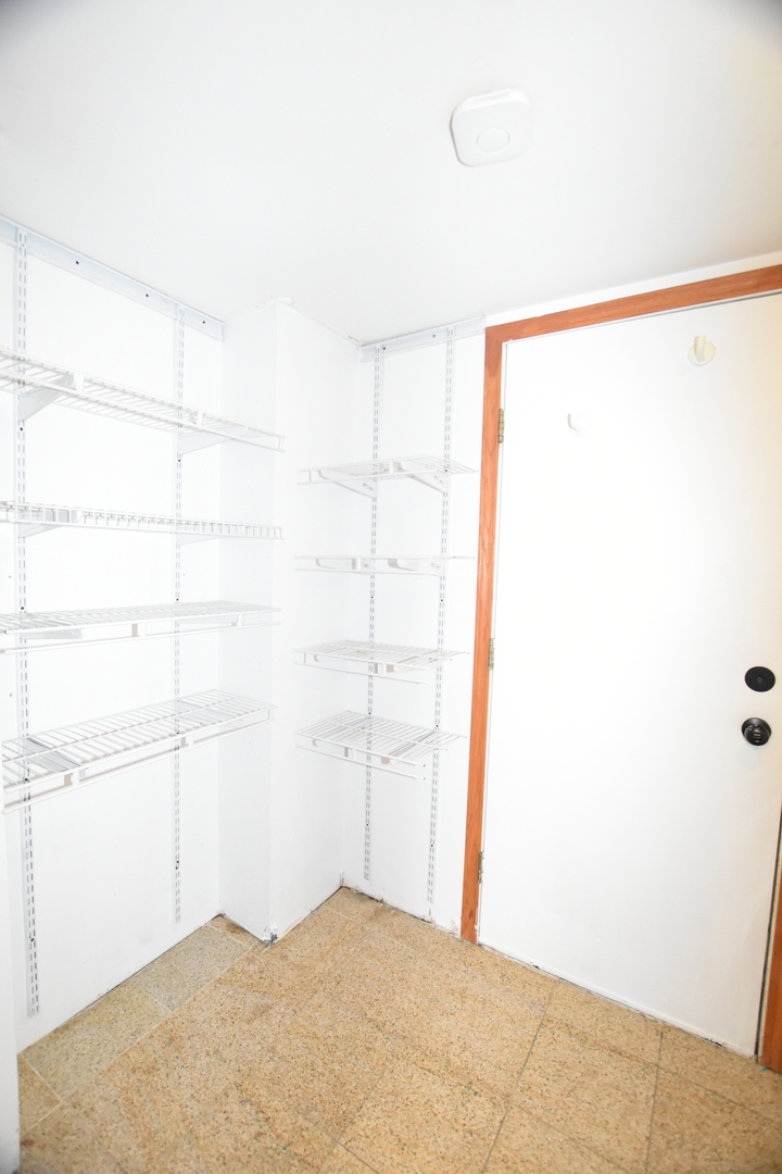 4475 Olmstead Drive, Hoffman Estates, IL 60192