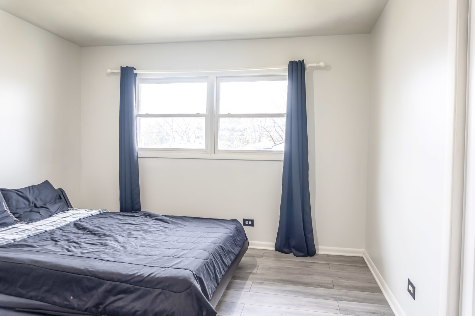 213 N Idlewild Avenue, Mundelein, IL 60060