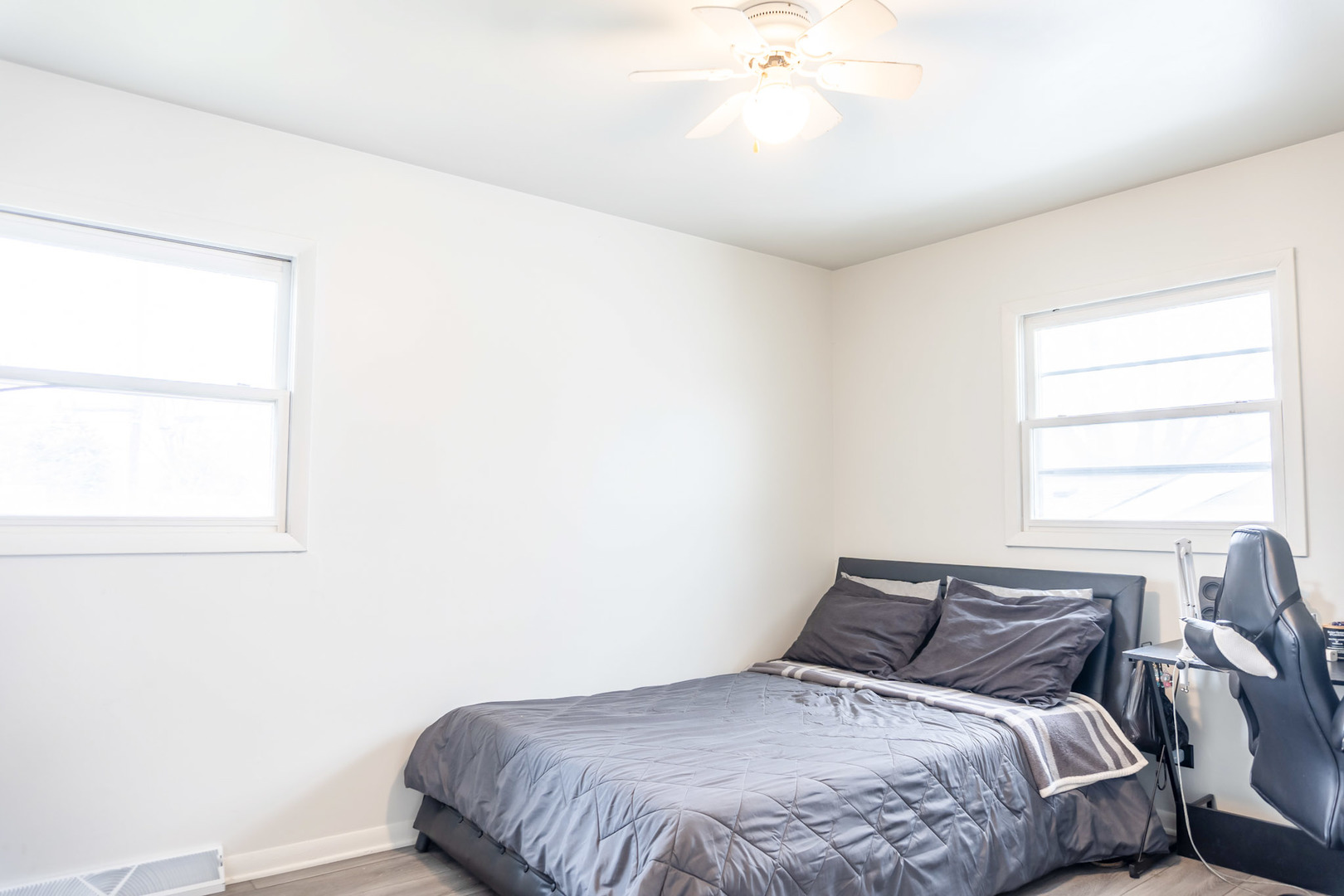 213 N Idlewild Avenue, Mundelein, IL 60060