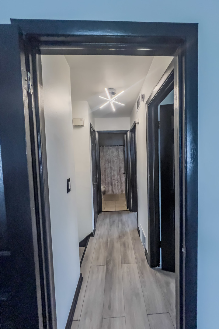 213 N Idlewild Avenue, Mundelein, IL 60060