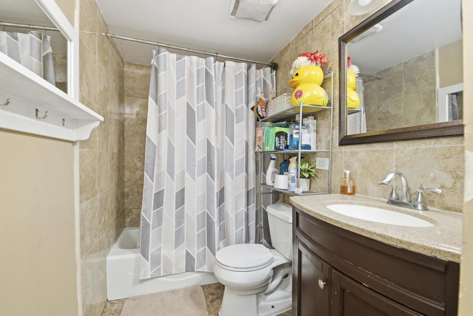 142 Klein Creek Court #B, Carol Stream, IL 60188