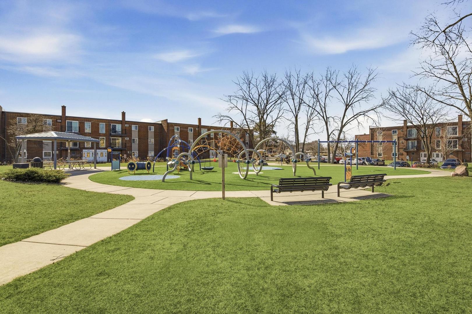 142 Klein Creek Court #B, Carol Stream, IL 60188