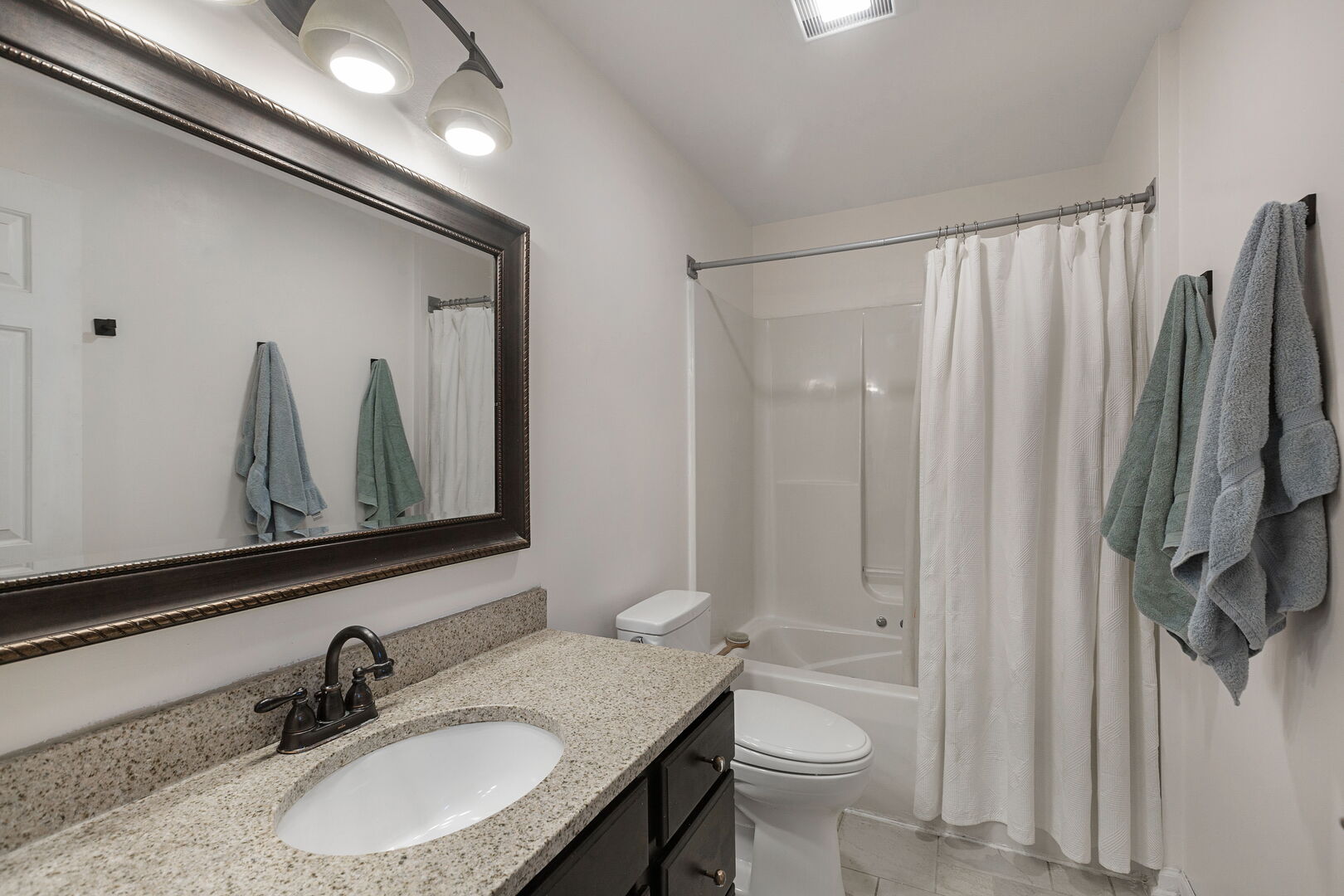 905 Grand Boulevard, Wauconda, IL 60084