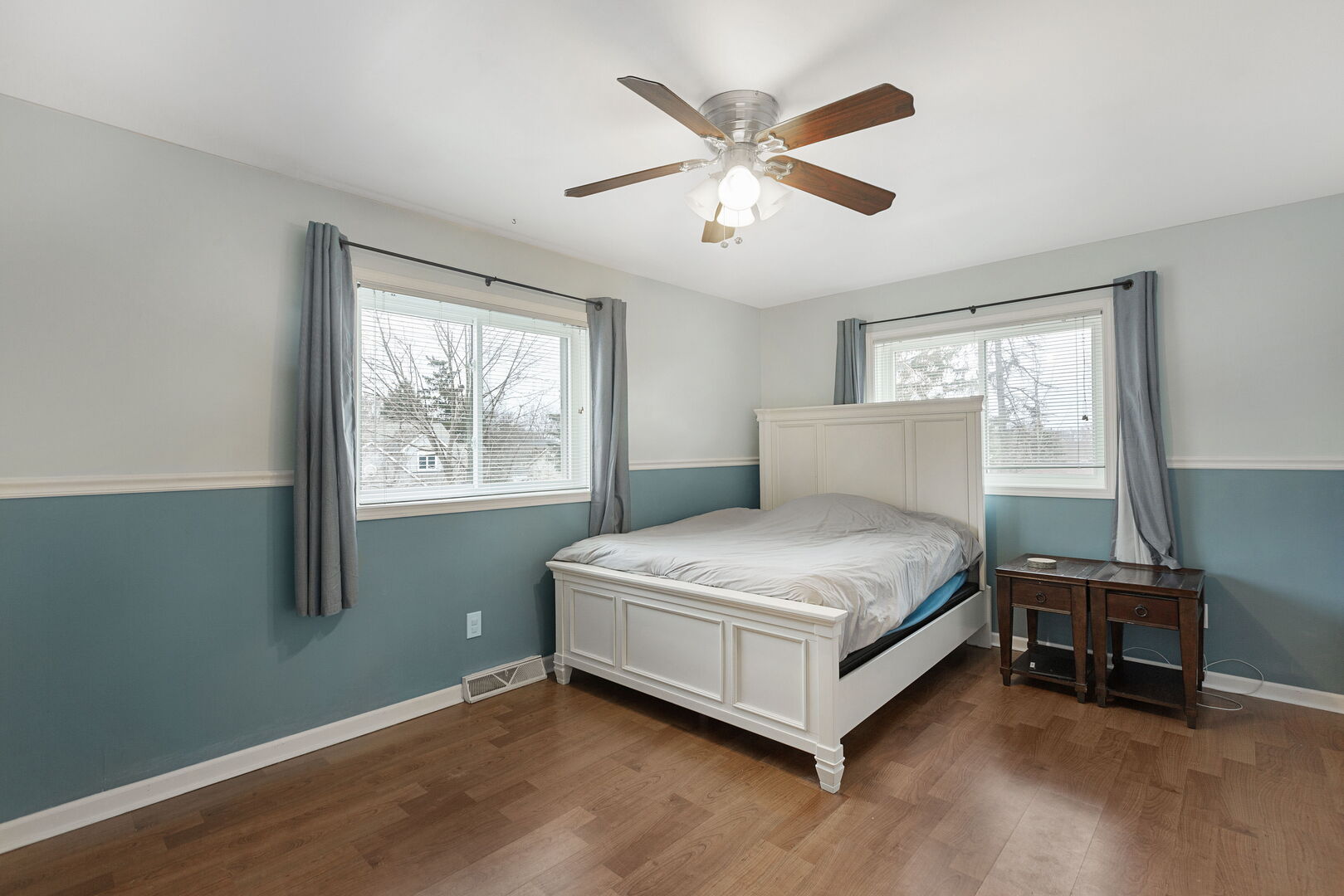 905 Grand Boulevard, Wauconda, IL 60084