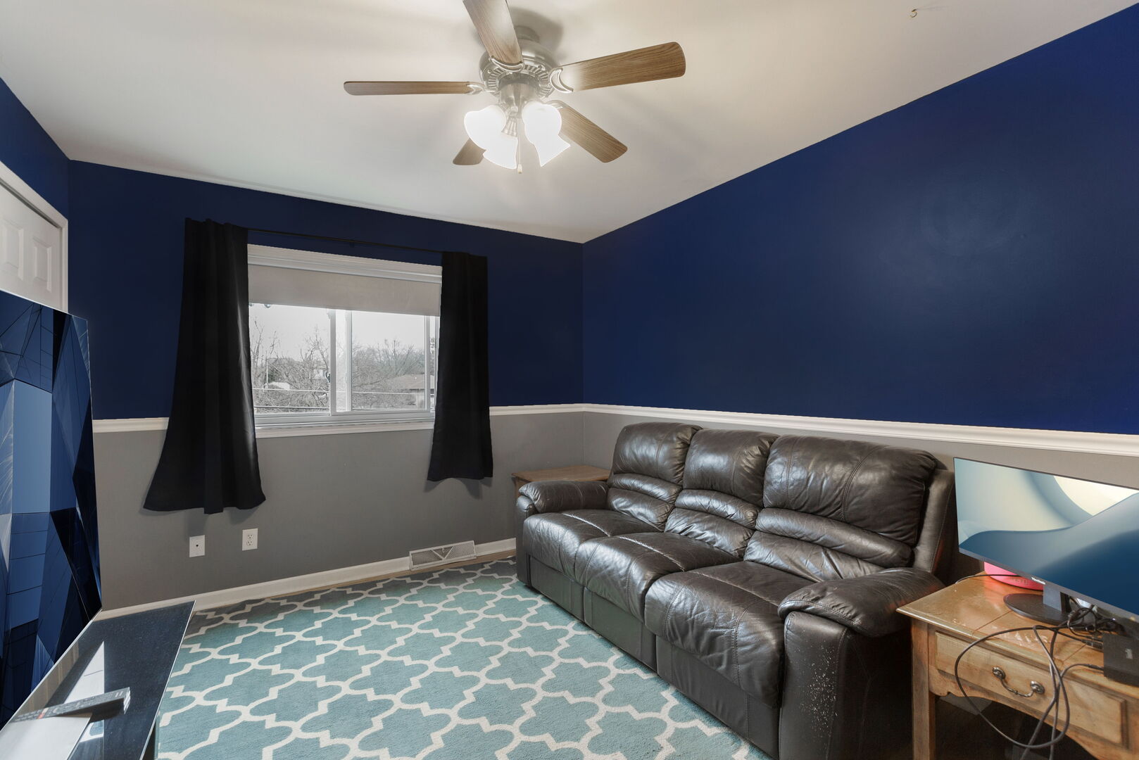 905 Grand Boulevard, Wauconda, IL 60084