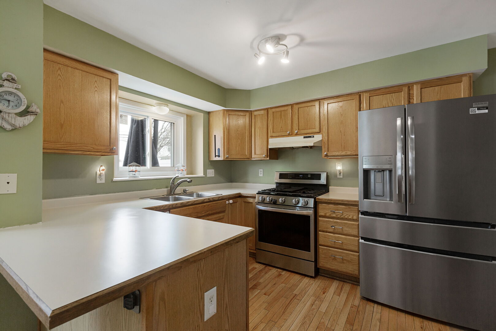 905 Grand Boulevard, Wauconda, IL 60084