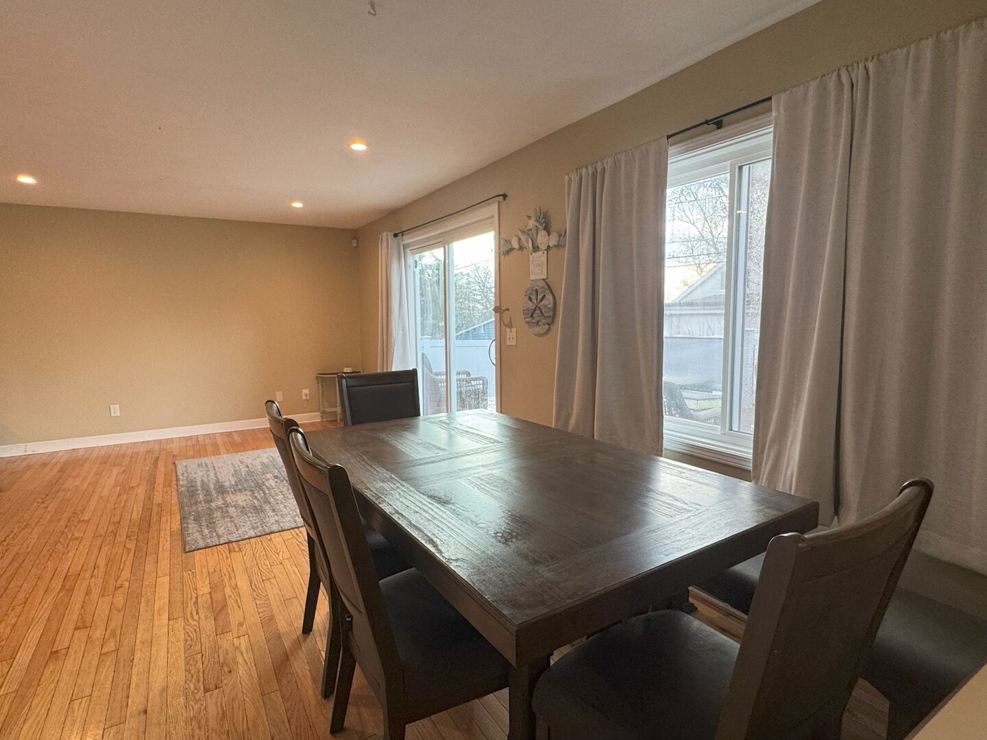 905 Grand Boulevard, Wauconda, IL 60084