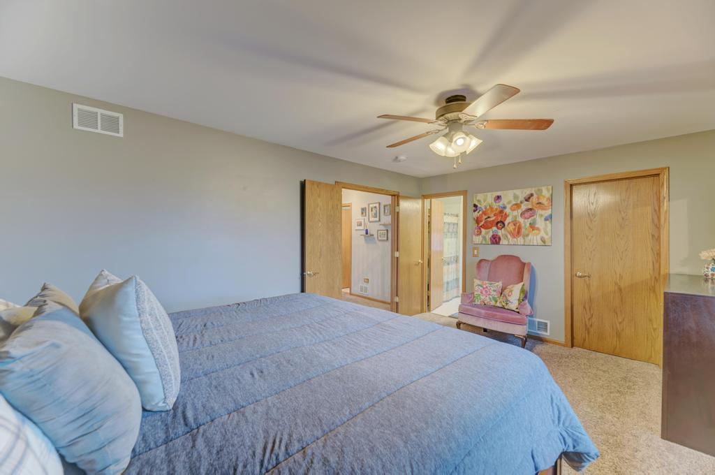 460 Springwood Lane, Bolingbrook, IL 60440