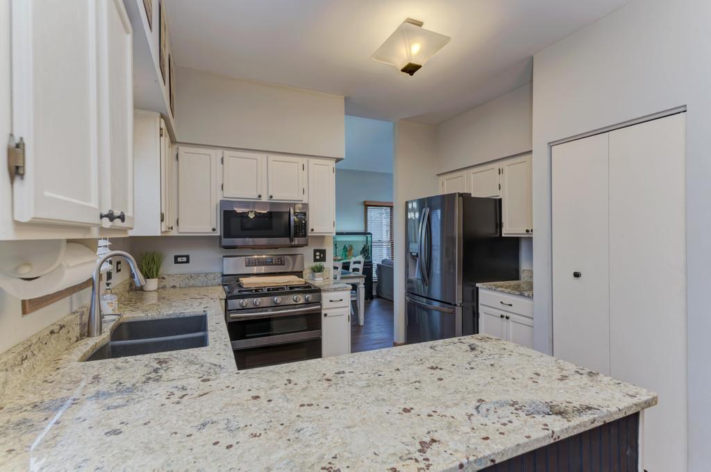 460 Springwood Lane, Bolingbrook, IL 60440