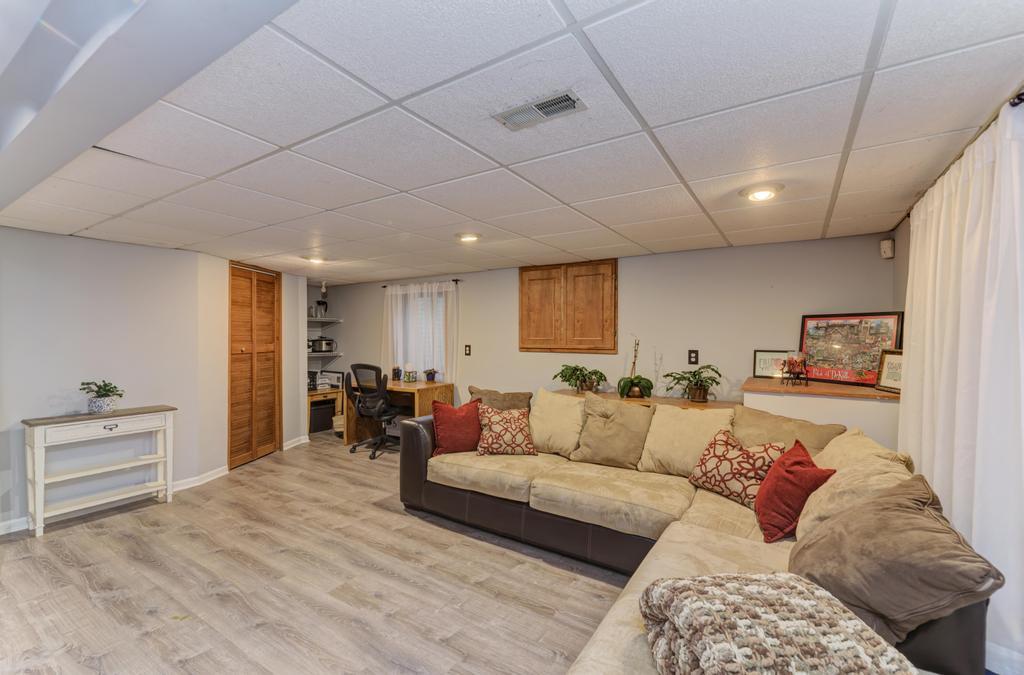 460 Springwood Lane, Bolingbrook, IL 60440