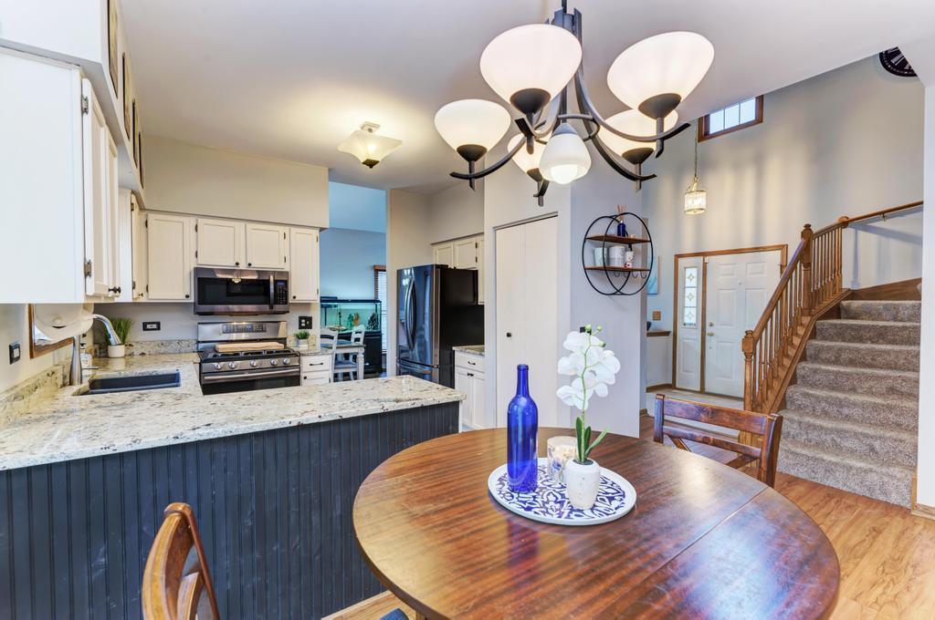 460 Springwood Lane, Bolingbrook, IL 60440