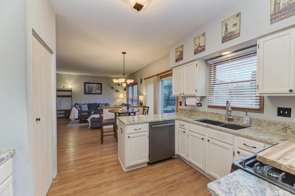 460 Springwood Lane, Bolingbrook, IL 60440