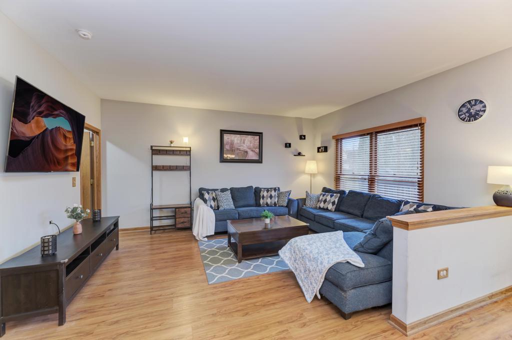 460 Springwood Lane, Bolingbrook, IL 60440