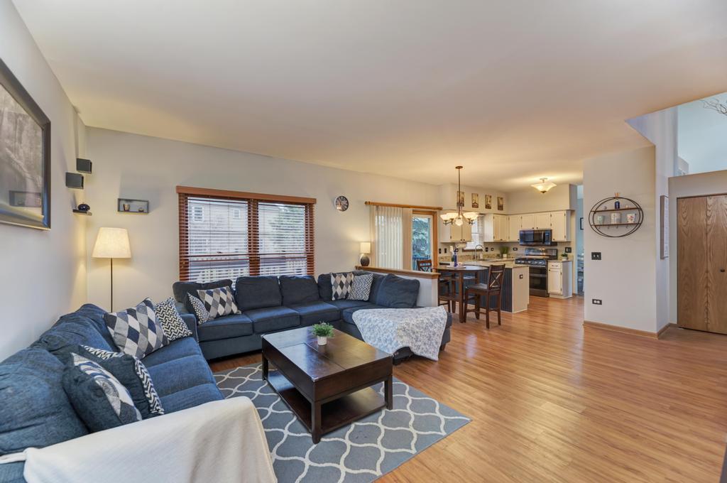 460 Springwood Lane, Bolingbrook, IL 60440