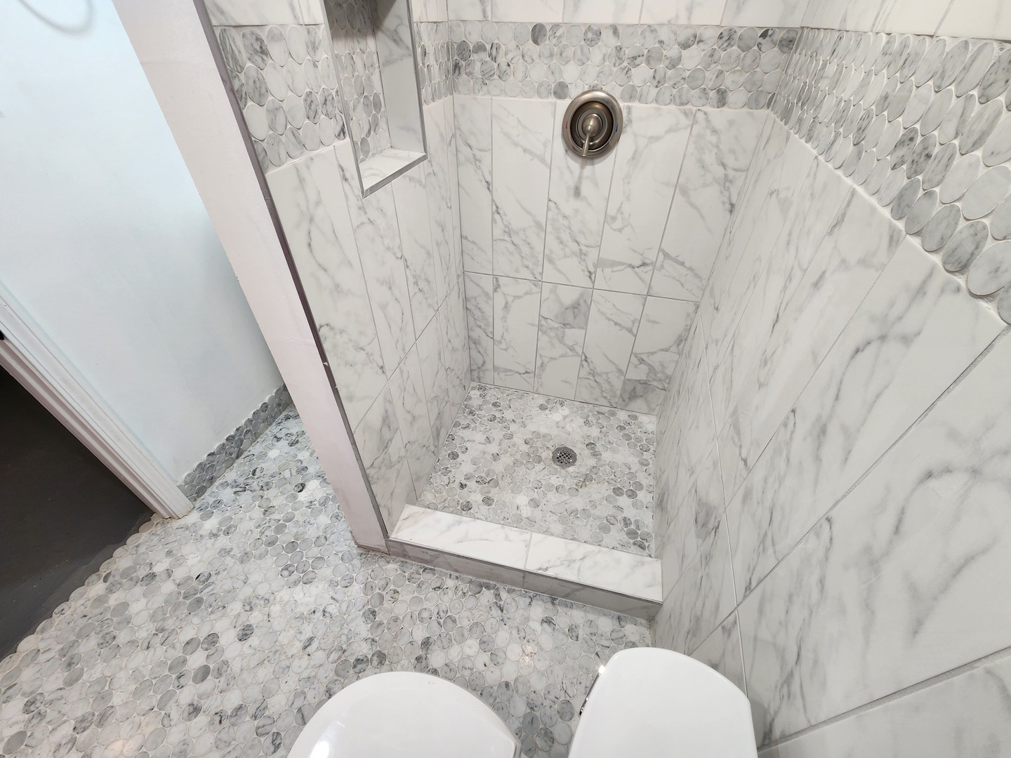 2608 N Neva Avenue, Chicago, IL 60707