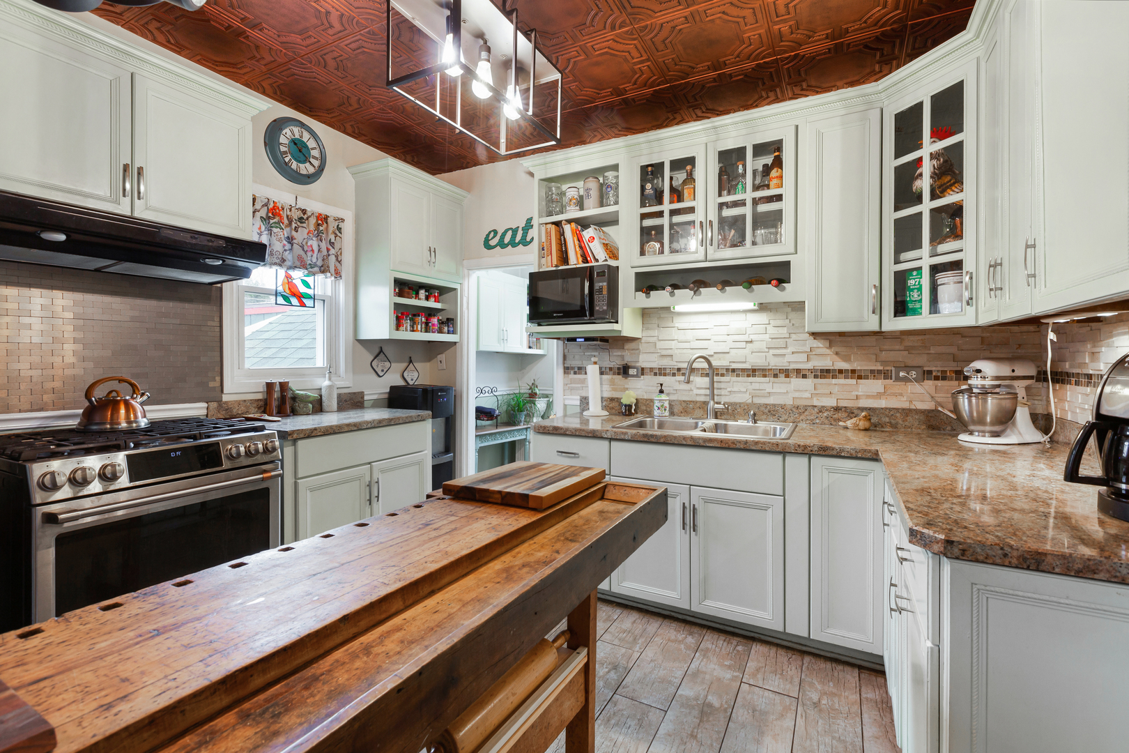 400 Marguerite Street, Elgin, IL 60123