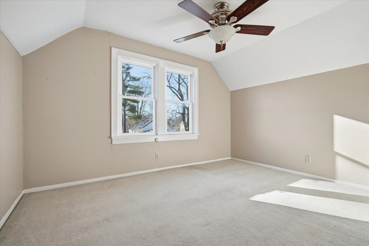 1211 S Lee Street, Bloomington, IL 61701