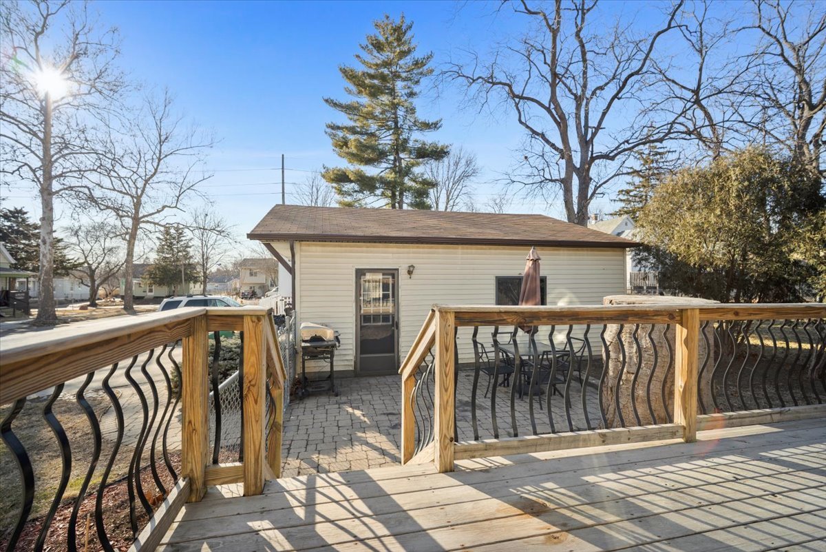 1211 S Lee Street, Bloomington, IL 61701