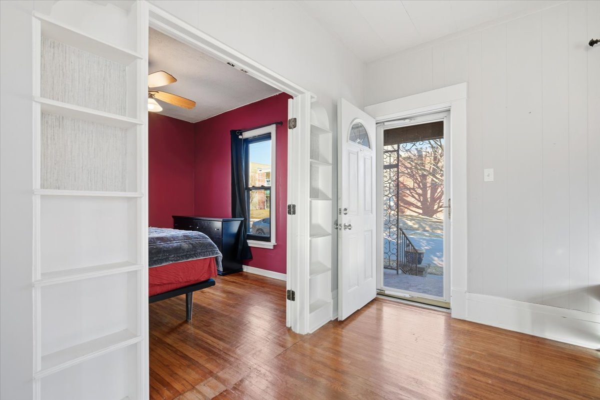 1211 S Lee Street, Bloomington, IL 61701