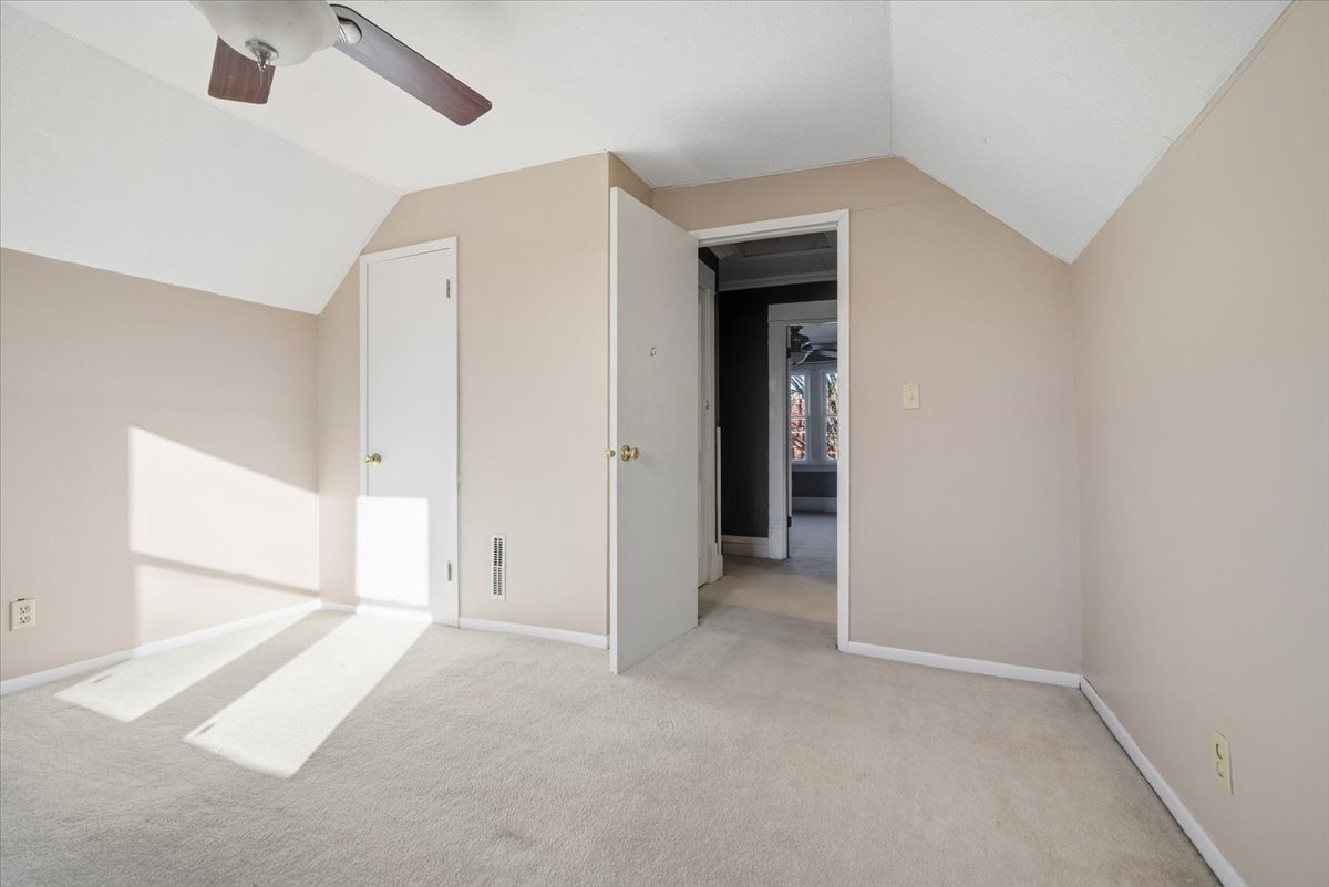 1211 S Lee Street, Bloomington, IL 61701