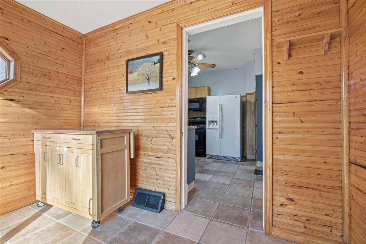 1211 S Lee Street, Bloomington, IL 61701