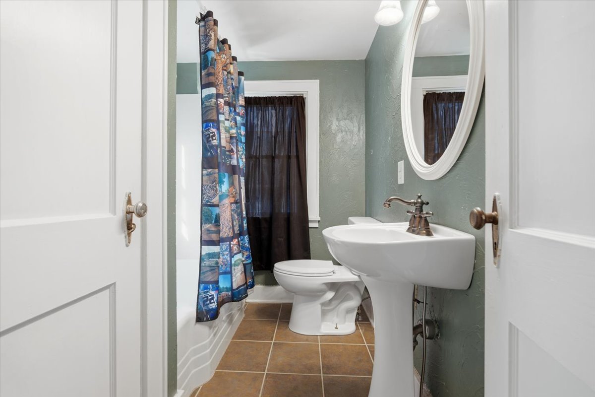 1211 S Lee Street, Bloomington, IL 61701